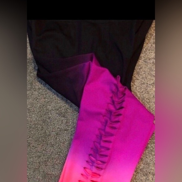 VSpink rare htf side cut leggings size medium price firm last price❌ - Picture 6 of 9
